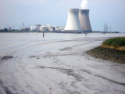 ベルギー北部ドエルの原子力発電所=wikipediaより