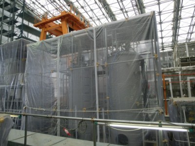 多核種除去設備（ALPS）の吸着塔（放射性物質を除去する装置）＝２０１３年3月27日、東京電力福島第1原発（東電のホームページから）