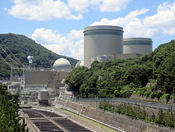 関西電力高浜（手前から）１、２号機。奥が３、４号機=福井県高浜町